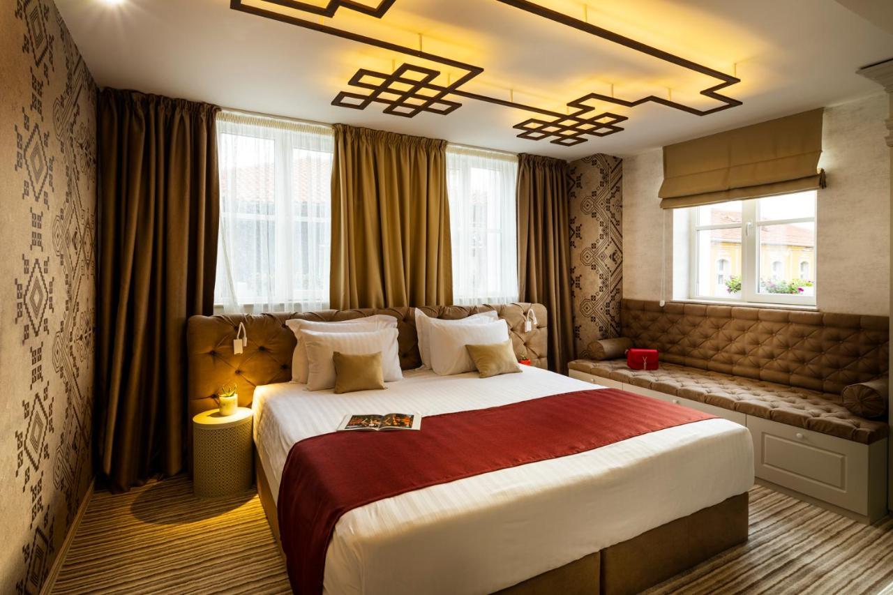 Gallery 37 Powered By Aston Hotel